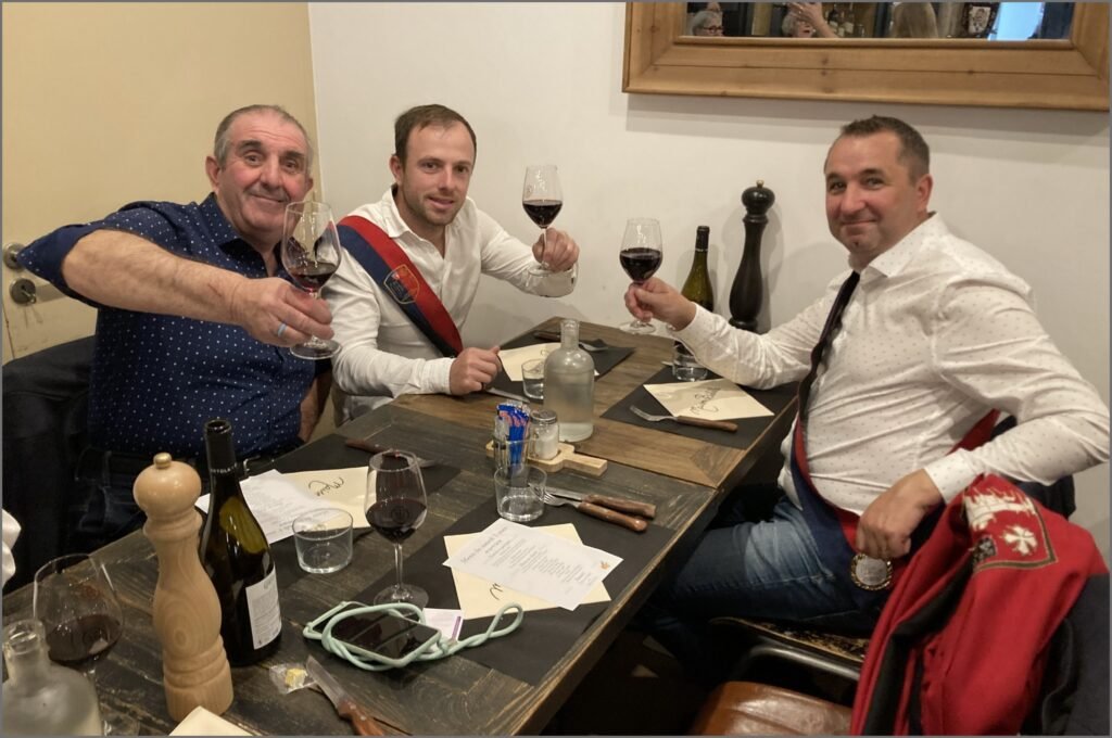 Les Consuls de Narbonne - Chapitre de la Confrérie 2025 - Intronisations à Narbonne - image 7 Chez Bebelle
